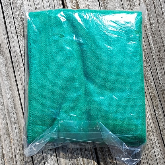 ❌SOLD❌ Vintage 90s Salem Cigarettes Green Winter Scarf - Picture 2 of 2